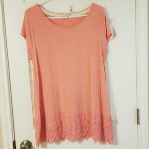 Jolt XLpeach short sleeve shirt with lace bottom